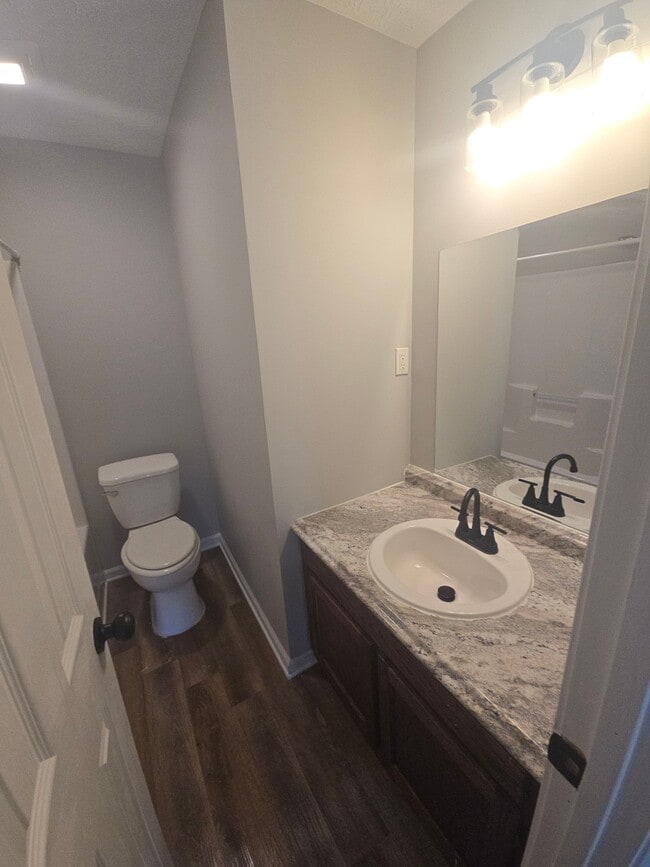 Building Photo - 920 N Monroe Ave