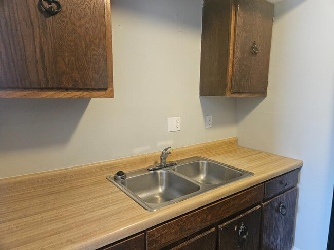 Building Photo - 714 N Campbell St