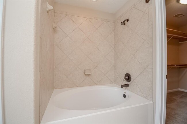 Building Photo - 13242 Skyview Landing Dr