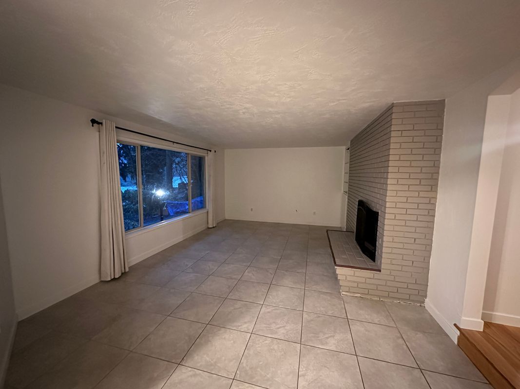 Building Photo - 610 Spencer Ct