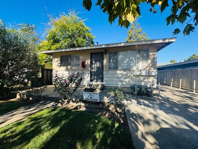 Building Photo - 75 E 2nd St