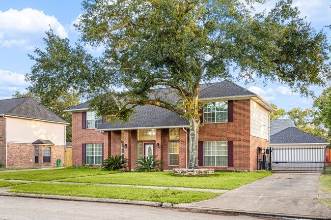 Building Photo - 18311 Oak Hampton Dr