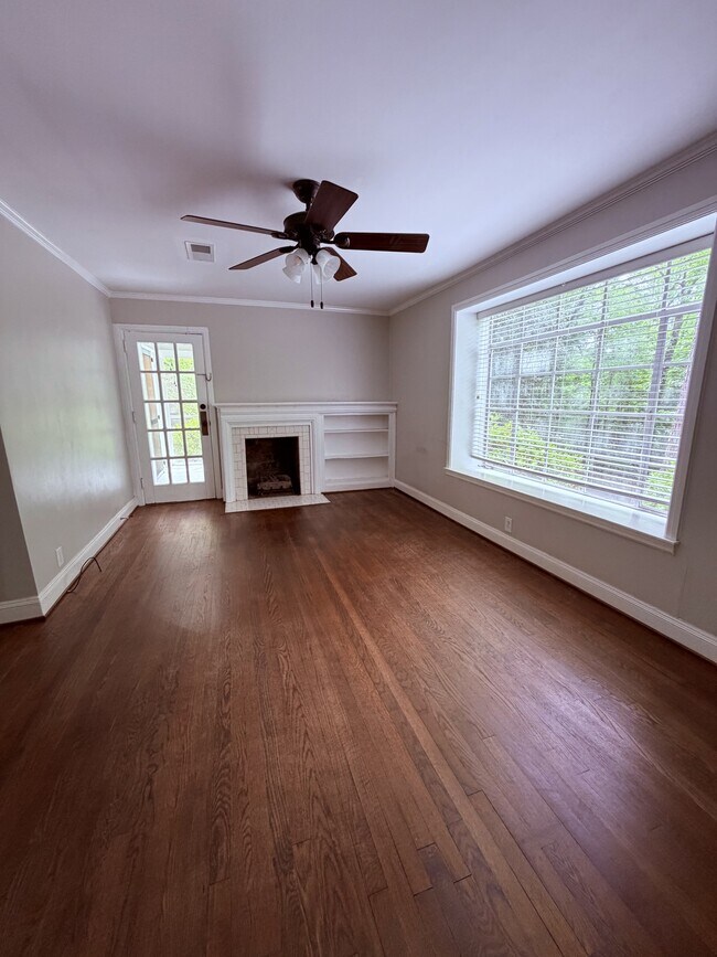 Building Photo - 13 Brookside Dr