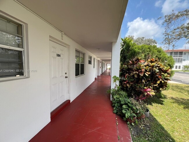 Building Photo - 1321 NW 43rd Ave
