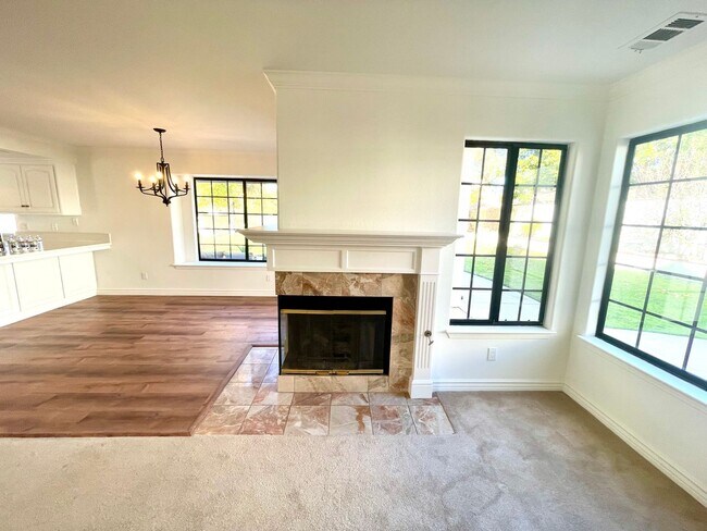Building Photo - Prestigious Elkhorn Estates Home