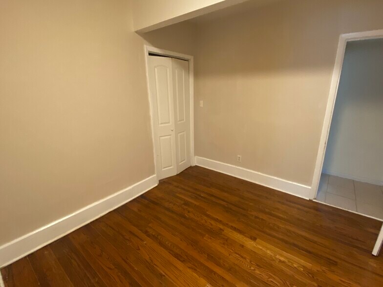 North Bedroom - 3118 N Main St