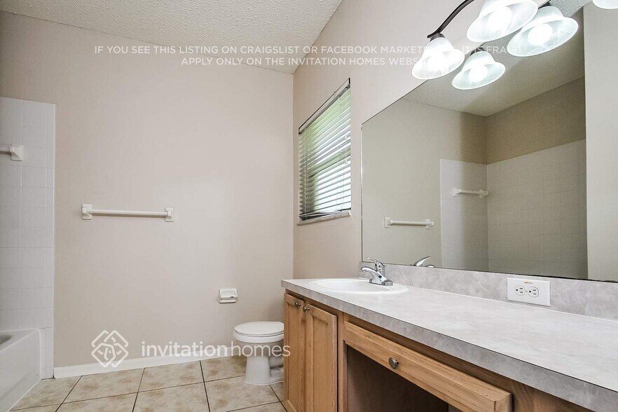 Building Photo - 932 Grand Canyon Dr