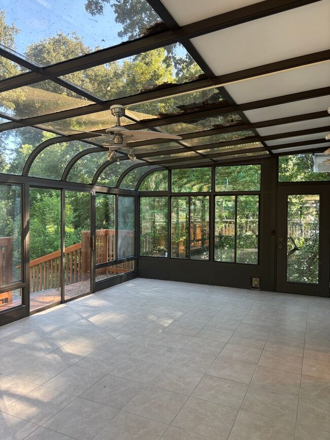 Building Photo - Stunning Ranch-Style Home in Desirable Laf...
