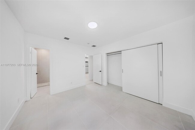 Building Photo - 250 NW 98th St