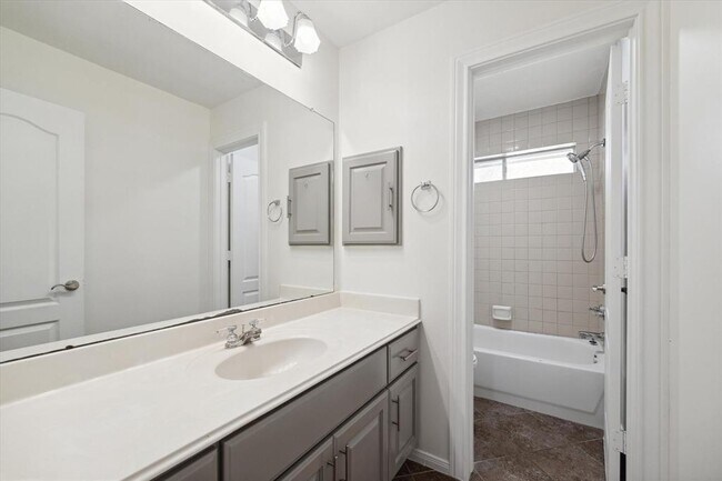 Building Photo - 30 Watermill Pl