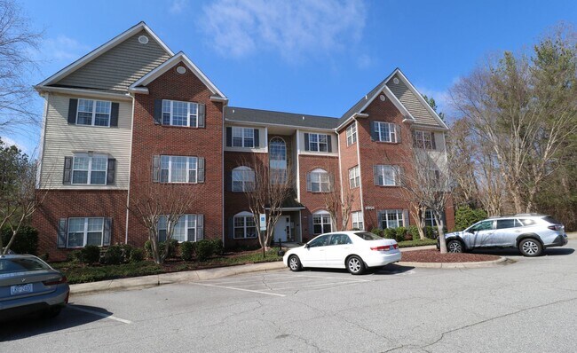 Building Photo - 6901 Hanesbrook Cir