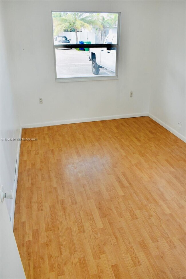 Building Photo - 2280 SW 43rd Ave