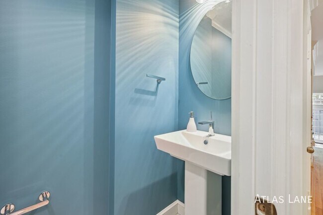 Building Photo - Professionally Managed Home In Gated  Comm...