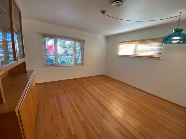 Building Photo - 1651 Chiswick Ct