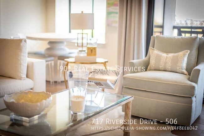 Building Photo - 717 Riverside Dr