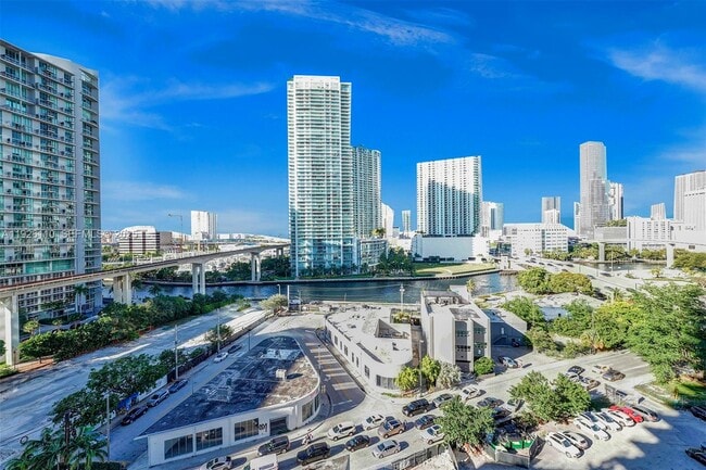 Building Photo - 88 SW 7th St