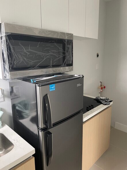 Kitchen - 2463 Lincoln St