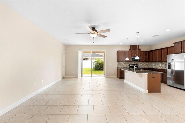 Building Photo - 1497 Softshell St