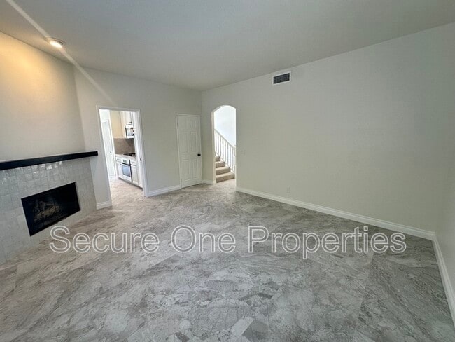 Building Photo - 1740 Amarelle St