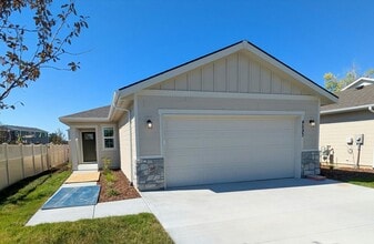 Building Photo - 4693 W Quarterhorse Dr