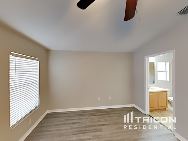 Building Photo - 3418 Thistledown Ln