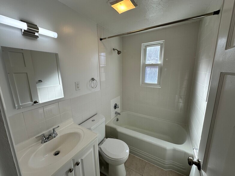 Building Photo - 170 Summit Ave