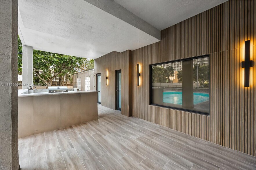 Building Photo - 700 Coral Way