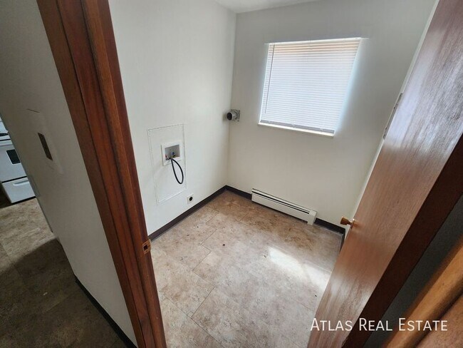 Building Photo - 851 30th Ave Ct