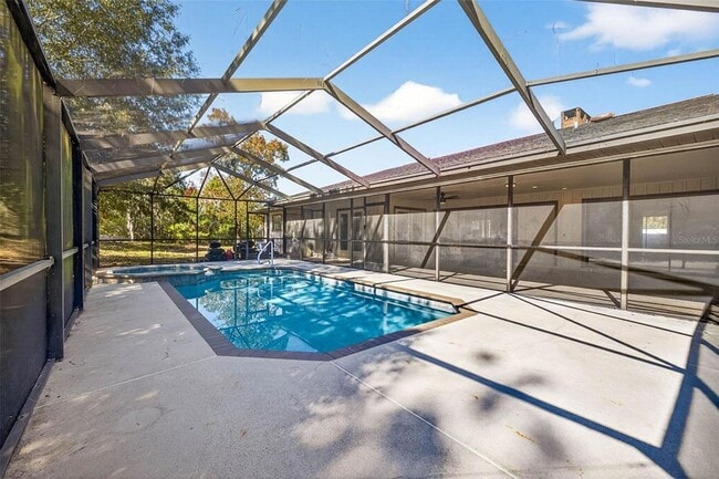 Building Photo - 14252 Trinity Rd