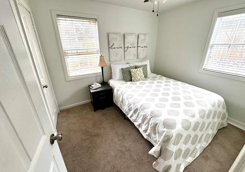 Bedroom First Floor - 559 Morgan St NE