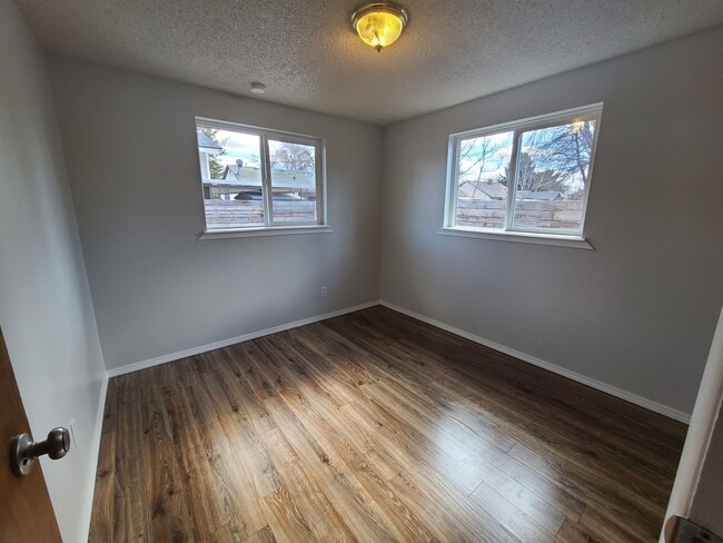 Building Photo - Charming 2 BD 1 Bath Home!