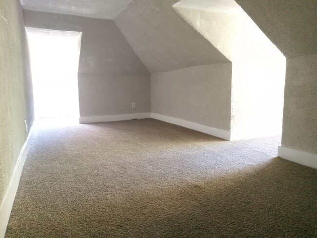 Building Photo - PRICE IMPROVEMENT Stunning 3 Bedroom Home FOR RENT in Millville NJ $1575