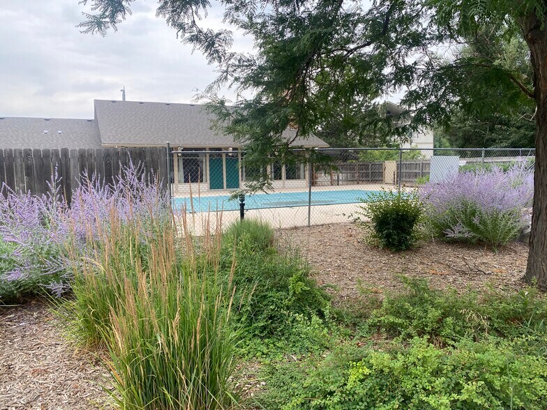 Building Photo - 1705 Heatheridge Rd