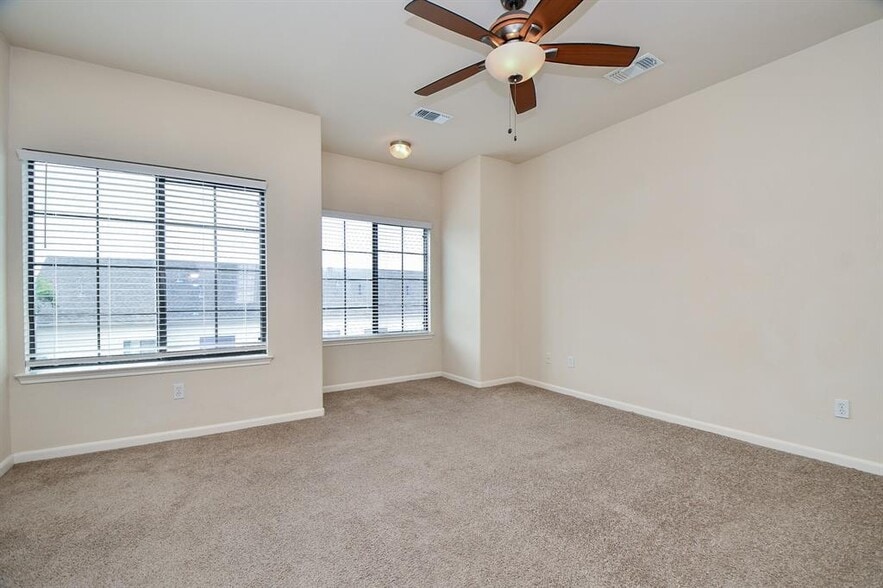 Building Photo - 4314 Koehler St