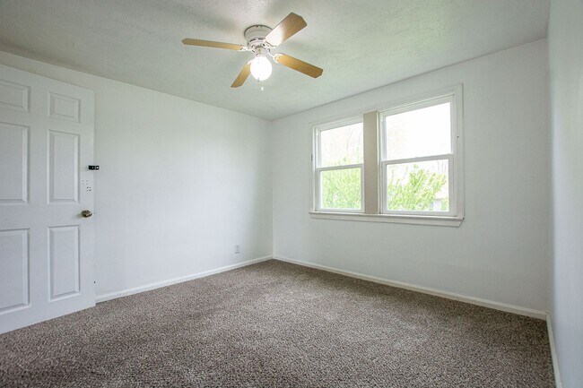 Building Photo - 5604 S 36th St