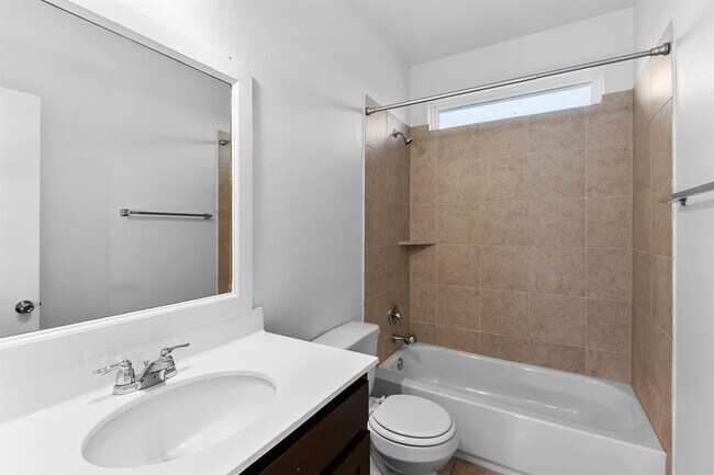 Building Photo - 213 Michaelis Dr