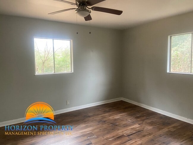 Building Photo - 3106 Acklen Dr SW