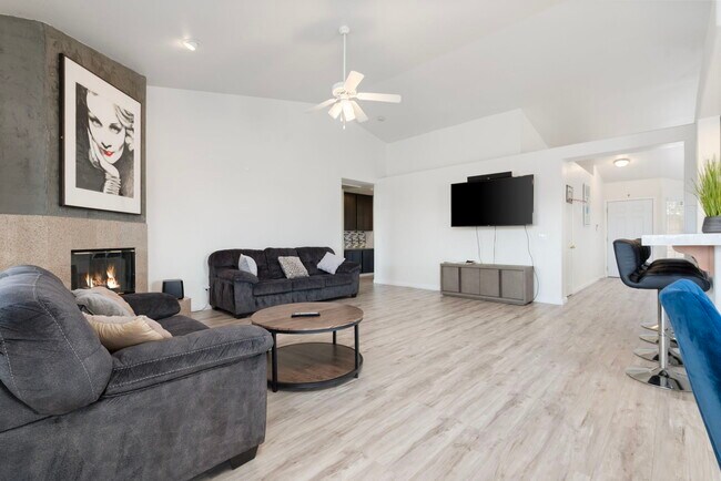 Building Photo - 16087 Bubbling Wells Rd