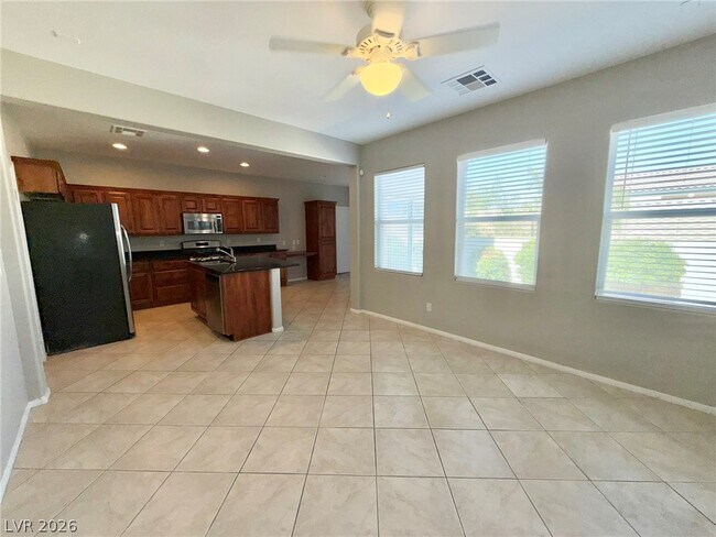 Building Photo - 8565 Vestia Ct