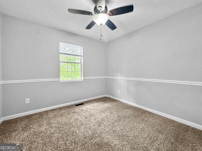 Building Photo - 555 Browning Cir