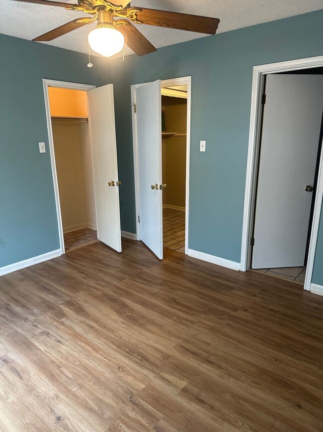 Building Photo - 2 bedroom 2 bath townhouse in Thibodaux