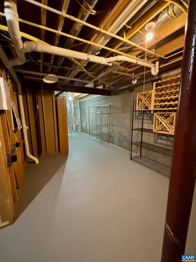 Building Photo - 643 Eight Woods Ln