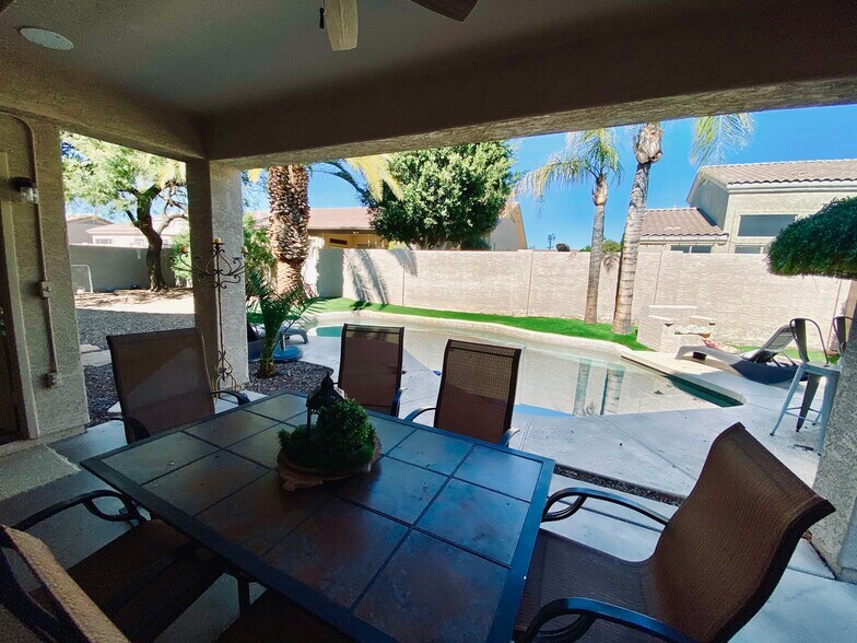 Building Photo - 6804 W Lone Cactus Dr