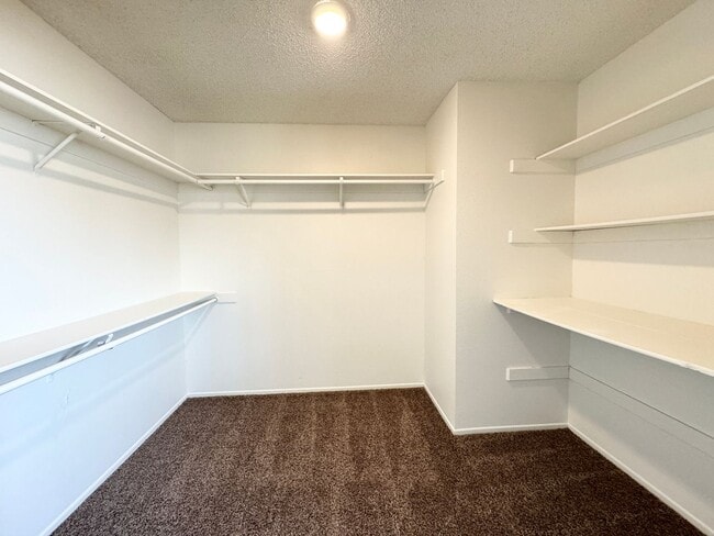 Building Photo - AVAILABLE NOW!!! 2 Bedroom / 2 Bath Apartment in Cathedral City!