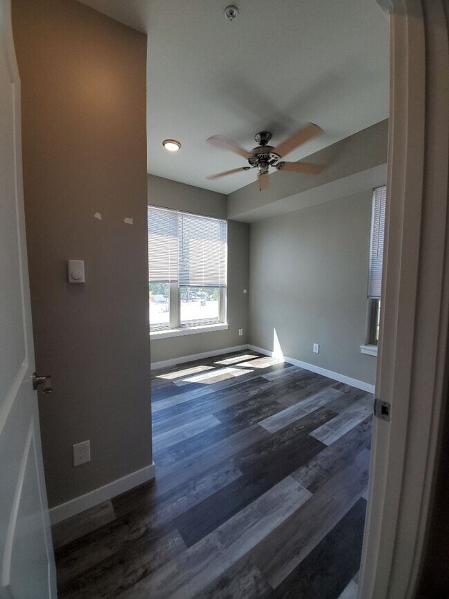 Building Photo - PRE-LEASING FOR FALL 2026!