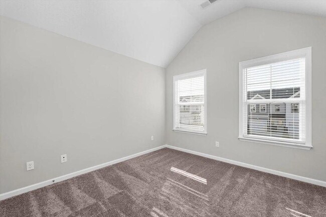 Building Photo - 1042 Linsmore Ave