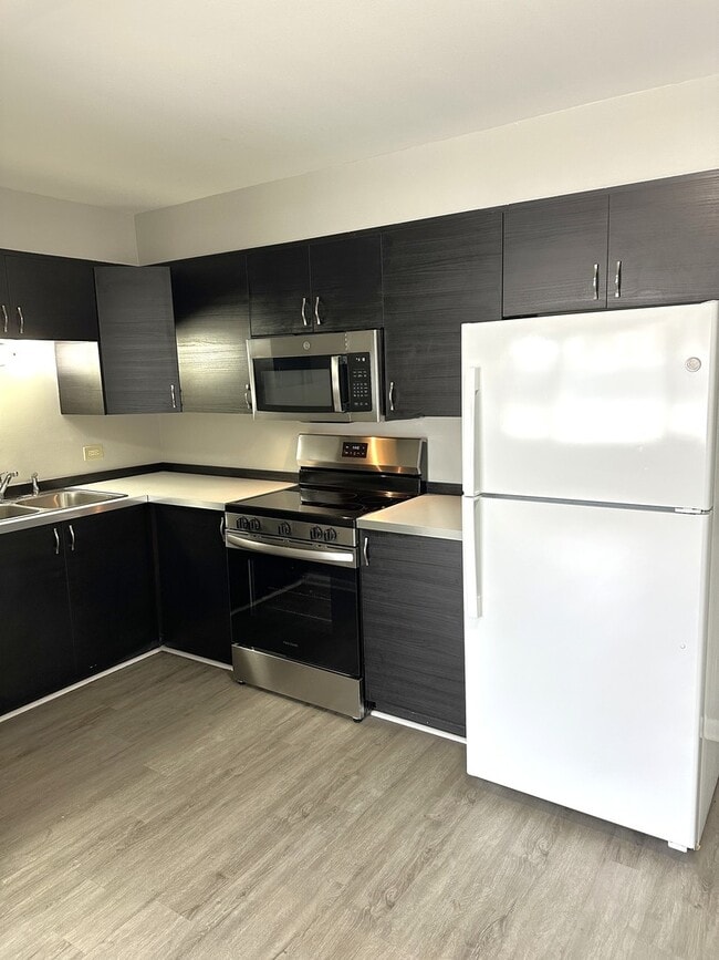 Building Photo - 9709 W Lorraine Dr