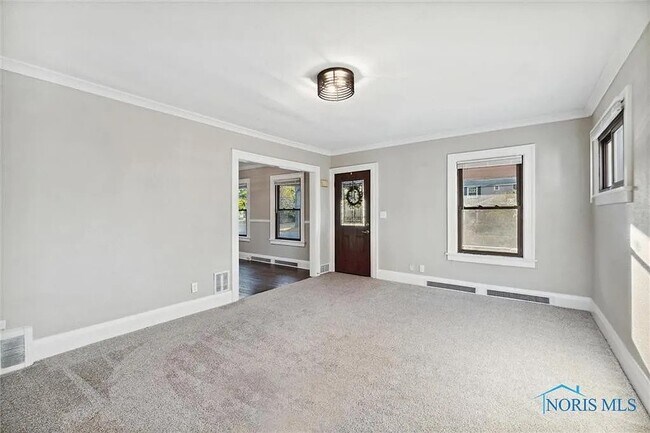 Building Photo - 4349 Burnham Ave