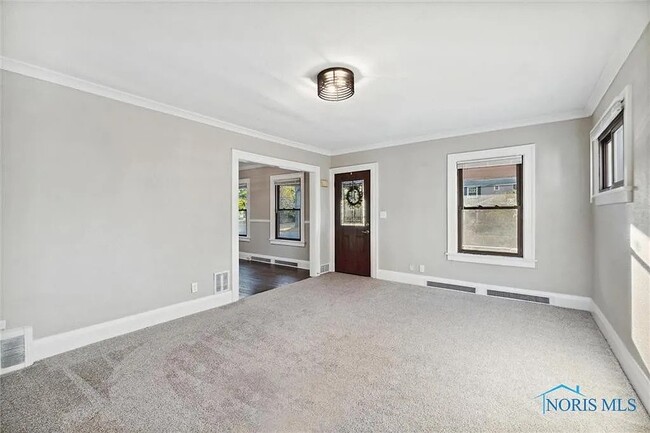 Building Photo - 4422 Overland Pkwy