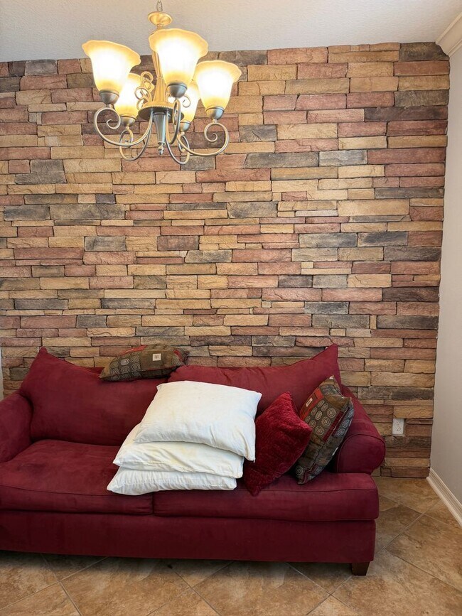 Building Photo - Townhome for rent